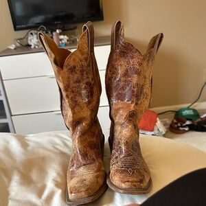 Justin’s brown leather distressed boot